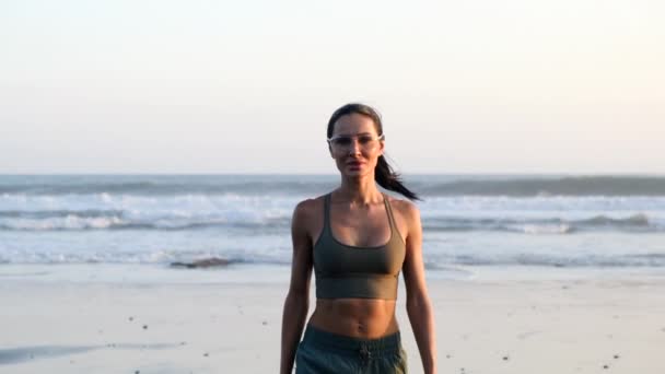 Femme Sportive, Califonia Usa ocean — Video