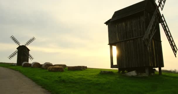 Oude molen Windmolen in Spanje — Stockvideo