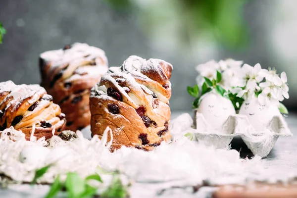Pääsiäinen Kakku Craffin Sokeroituja Hedelmiä — kuvapankkivalokuva