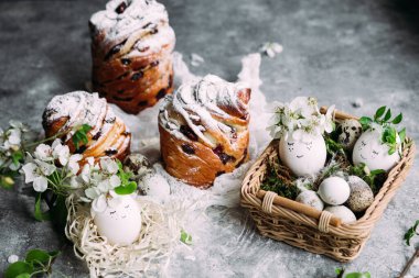 Paskalya pastası, Paskalya yumurtası 