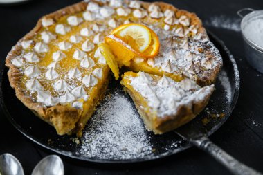 Limon ile gurme narenciye tart kurd