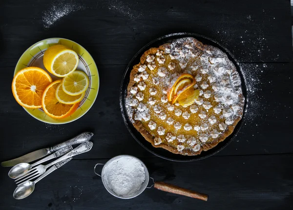 Gourmet-Zitruskuchen mit Zitronenkurd — Stockfoto