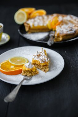 Limon ile gurme narenciye tart kurd