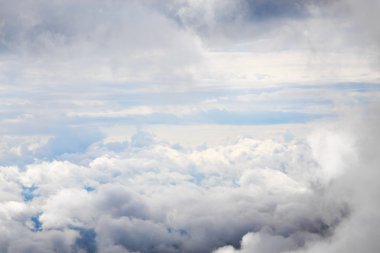 Bulutların üzerinde havadan görünümü olan Cloudscape
