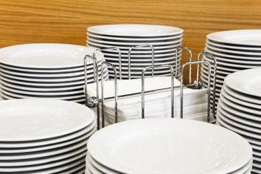 Açık büfe plakalı peçete ekran etrafında yığılmış
