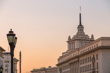Yönetim Merkezi Sofia günbatımı üzerinde