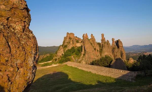 Belogradchik twierdza wejście i skały — Zdjęcie stockowe