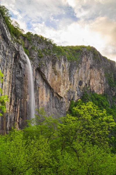 "Водопад Скакля в Балканских горах, Болгария — стоковое фото