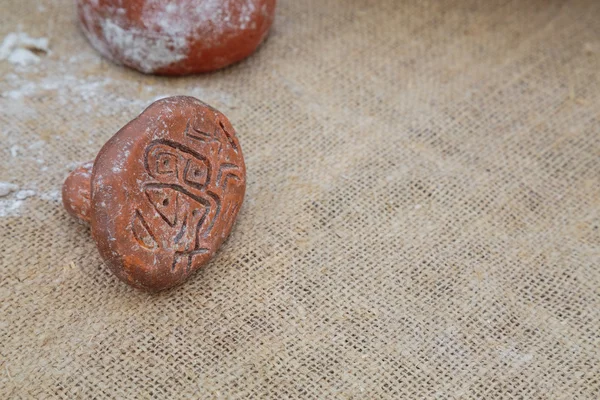 Selo de pão com desenhos neolíticos — Fotografia de Stock