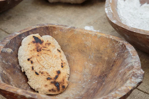 Pão pulverizado (einkorn) com desenhos estampados — Fotografia de Stock