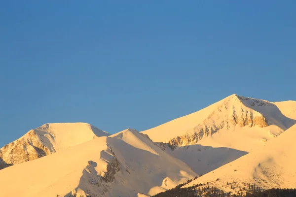 Piek Vihren (2914 m) bij zonsopgang — Stockfoto