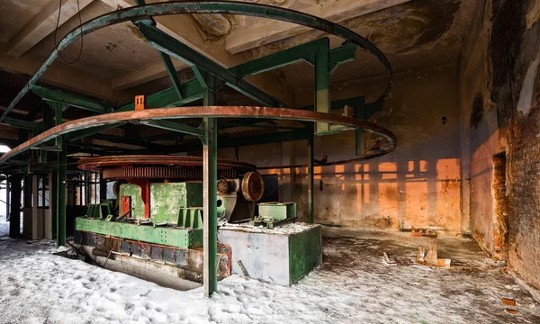 Abandoned gondola station — Stock Photo, Image