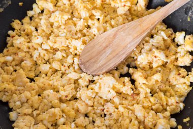 Ev pişmiş yumurta yaptı