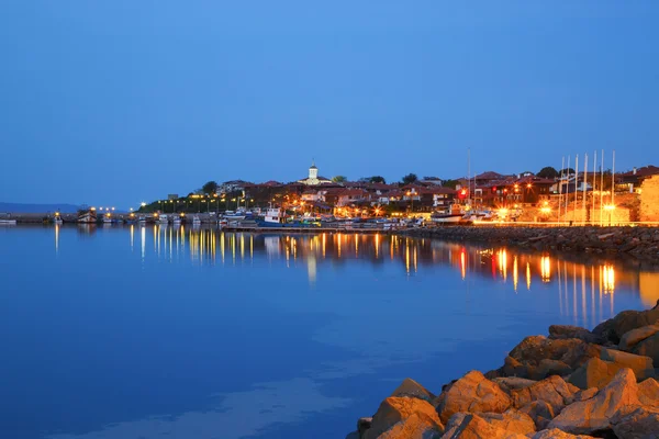 Il porto della città vecchia di Nessebar di notte, Bulgaria — Foto Stock