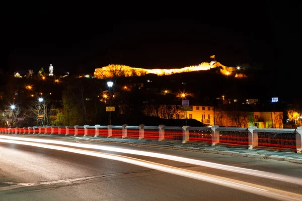 Vue de la forteresse de Lovech de nuit, Bulgarie — Photo