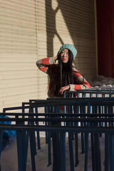 Portrait of stylish Asian girl on the street — Stock Photo, Image