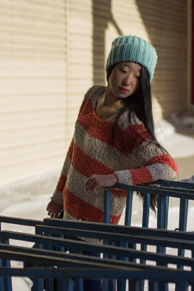 Portrait of stylish Asian girl on the street — Stock Photo, Image