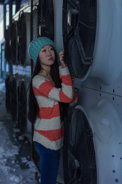 Portrait of stylish Asian girl on the street — Stock Photo, Image