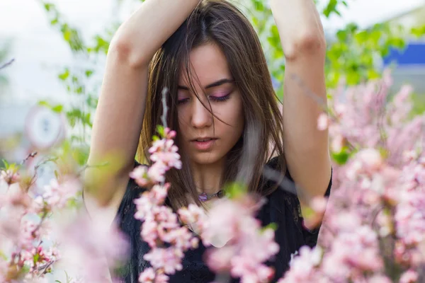 Çıtır genç güzel kız portresi — Stok fotoğraf