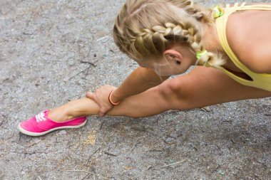 güzel kız yapar bir streç spor