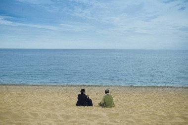 Denizin önünde olmanın ve eşsiz bir anı yaşamanın huzuru.