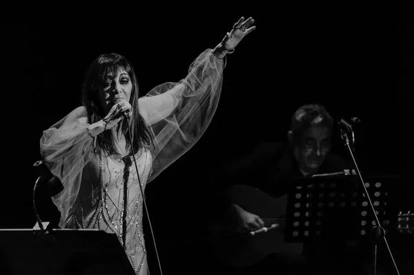 Medelln, Kolombiya, 26 Haziran 2014. Adriana Varela dünyanın en önemli tango şarkıcılarından biridir.