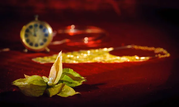 Elementi Del Vecchio Tempo Come Clessidra Bicchiere Vino — Foto Stock