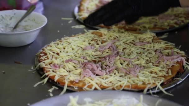 Preparare Prosciutto Carne Croste Pizza Cucinare Cucina — Video Stock