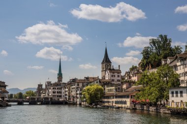 Limmat Zürih'te nehir