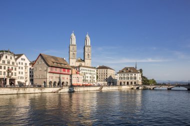Limmat Zürih'te nehir