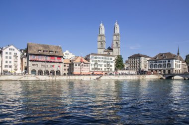 Limmat Zürih'te nehir