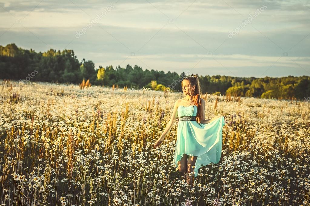 Фото В Ромашковом Поле