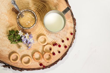 süt, bal ve cranberries - soğuk algınlığı ilacı