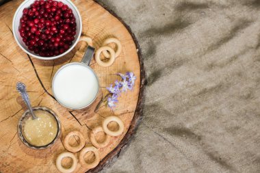 süt, bal ve cranberries - soğuk algınlığı ilacı