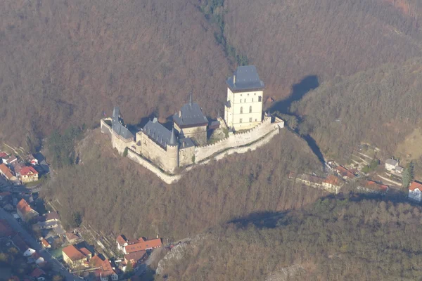 Hrad Karlštejn na jaře — Stock fotografie