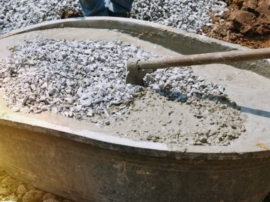 Havan topunu kovaya karıştır..