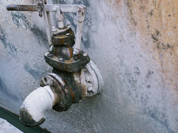 Tubo Agua Doblado Oxidado Viejo Válvula Grande — Foto de Stock