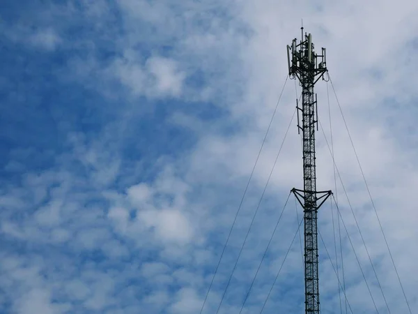 Tours Téléphoniques Utilisées Pour Diffuser Des Signaux Crépuscule — Photo