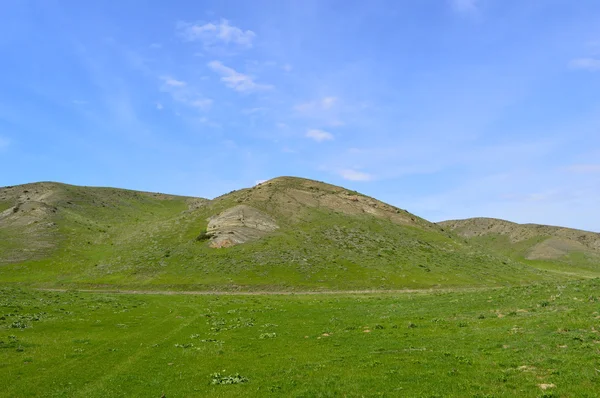 Tepeler ve dağlar — Stok fotoğraf