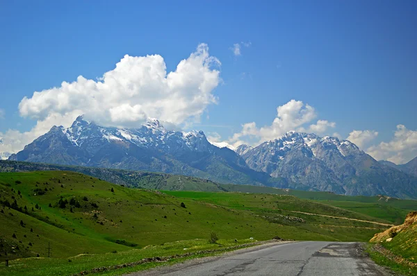 Hügel und Berge — Stockfoto