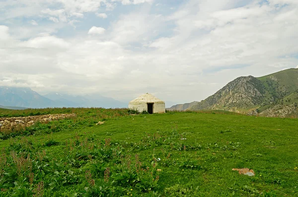 Old cement yurt in the valley — Stock Photo, Image