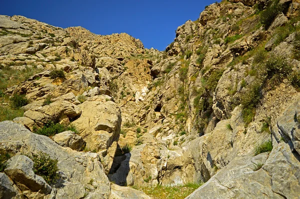 Montañas rocosas en Kirguistán —  Fotos de Stock