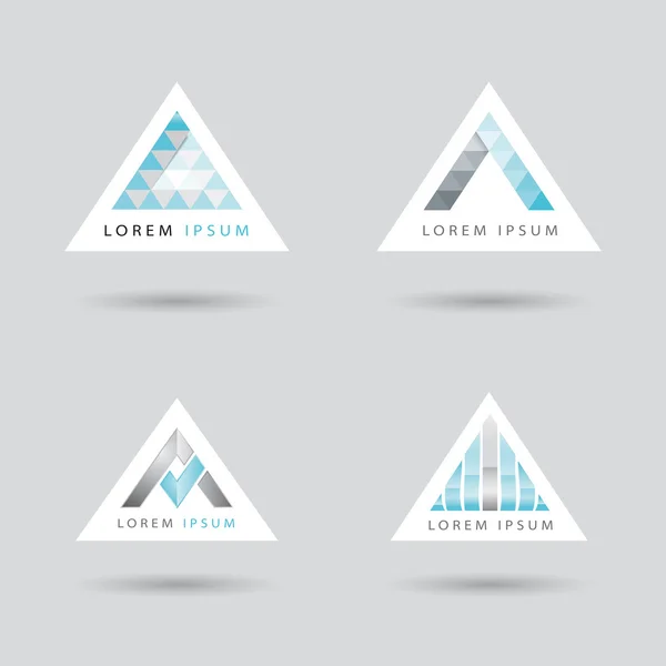 Uppsättning av logotyper med en pil eller triangel form — Stock vektor