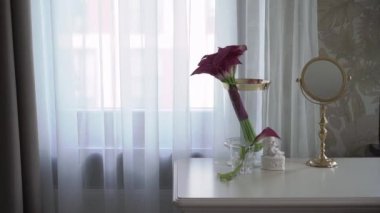 Pembe zambak çiçekleri buketi, gelin düğünü