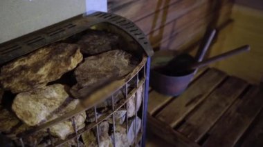 Saunada bir soba. Rus Fin banyosu eşleştirildi