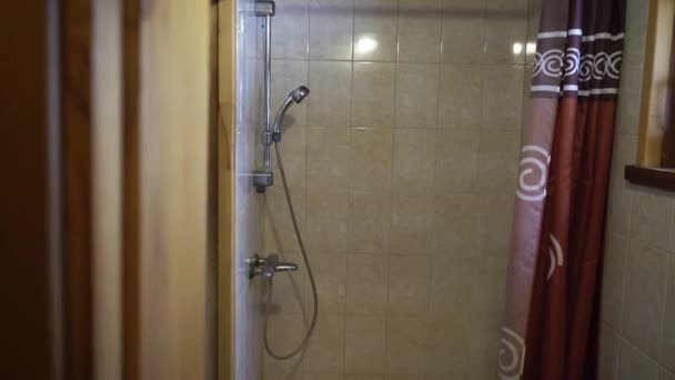 Prysznic w łazience, saunie lub spa — Wideo stockowe