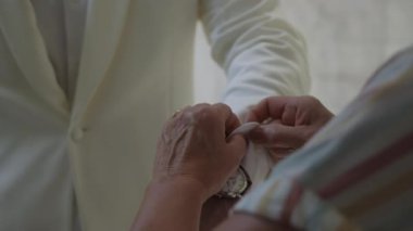 Anne Perhizli Gümüş Kol Tuşu Damat Kolu, Nazik Eller Özel Aile Anında Güvenli Aksesuar, Düğmeye Odaklı Kapatma