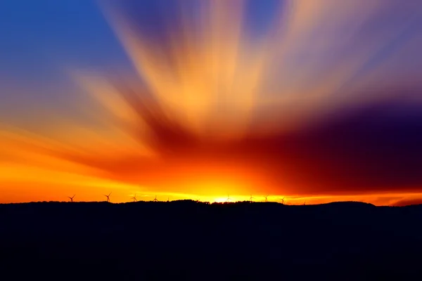 Красивый закат с яркими красками . — стоковое фото