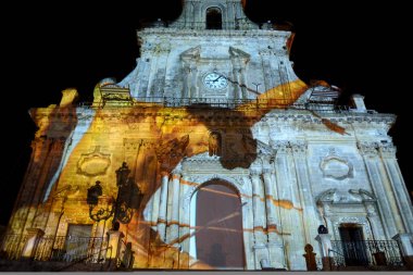 Palazzolo Acreide 'deki San Sebastiano Bazilikası' nın dış cephesinin haritası.