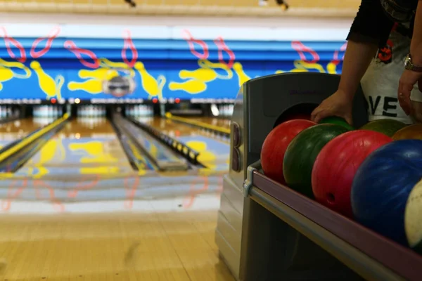 Barevné Bowlingové Koule Bowlingová Dráha Obecné Bowlingové Dráhy — Stock fotografie